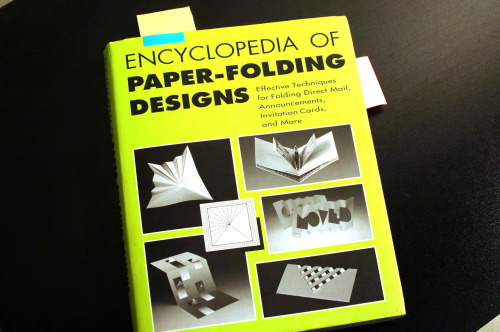 Encyclopedia of Paperfolding Designs (English and Japanese Edition)