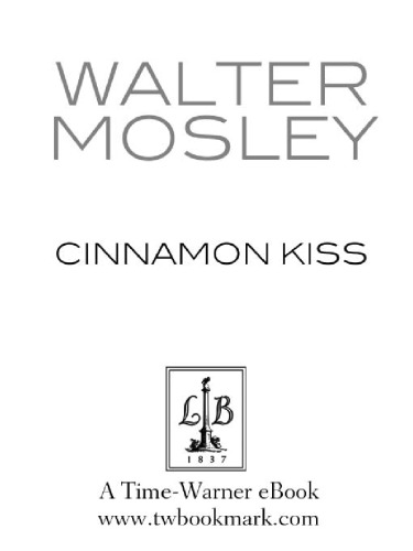 Cinnamon Kiss: A Novel